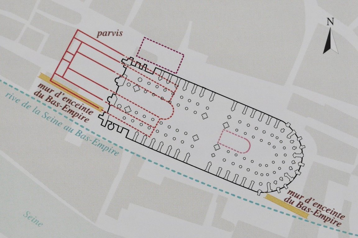 La basilique Saint-Étienne et la petite église Notre Dame