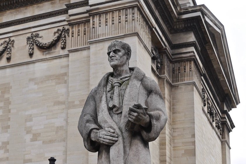 Statue de Jean-Jacques Rousseau au Panthéon