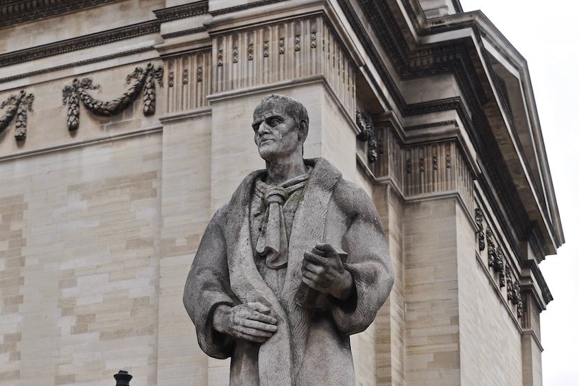 Statue de Jean-Jacques Rousseau au Panthéon